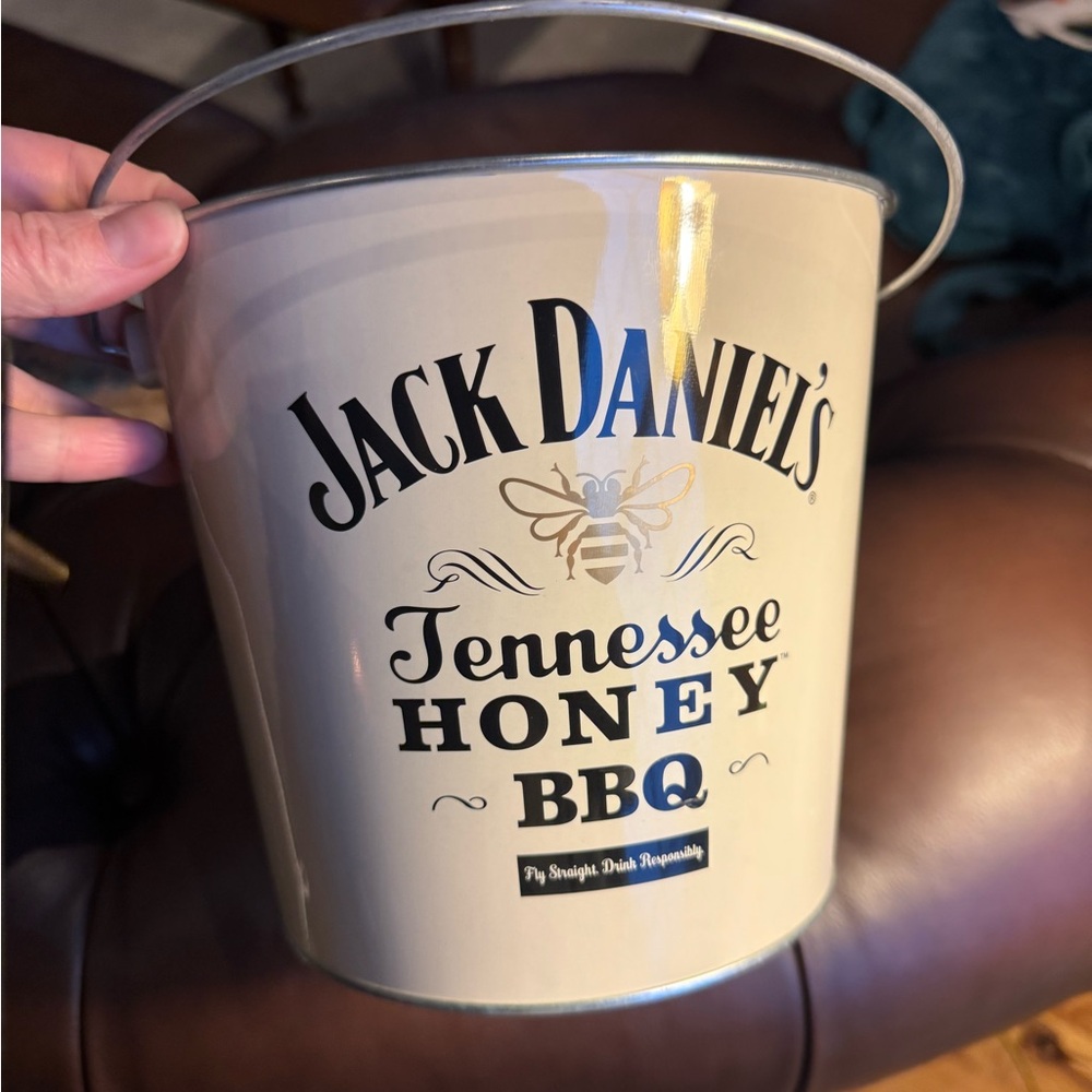 New Jack Daniel's Tennessee Honey BBQ Bucket for ice, drinks or other storage